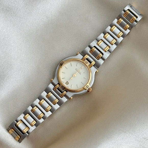 AUTHENTIC VINTAGE GUCCI TWO-TONED WATCH - Picture 3 of 7